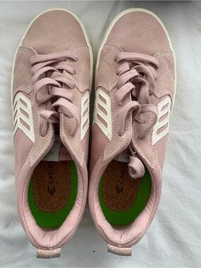 Cariuma Pink Suede Low-Top Sneakers with White Accents